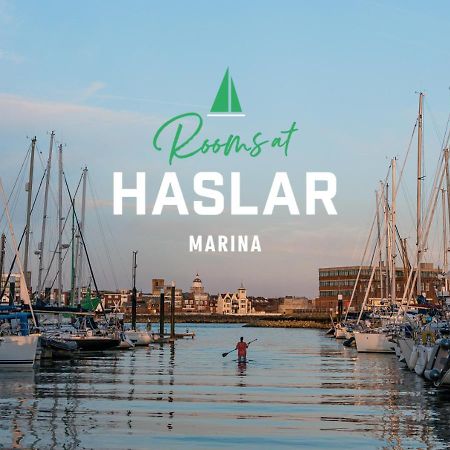Rooms At Haslar Marina 戈斯波特 外观 照片