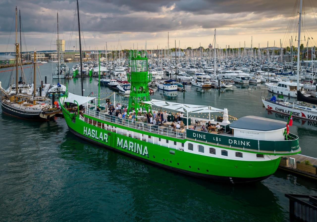 Rooms At Haslar Marina 戈斯波特 外观 照片